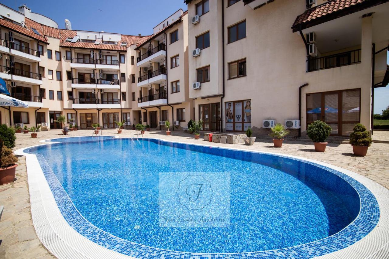 Four Seasons Apartment - Oasis Beach Resort Bliznatsi Exteriör bild